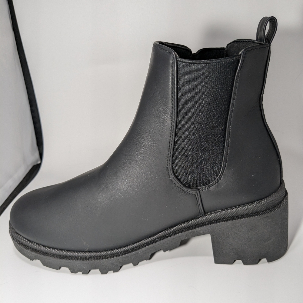 NEW Single Women's Black Right Boot Size 10 Amputee
